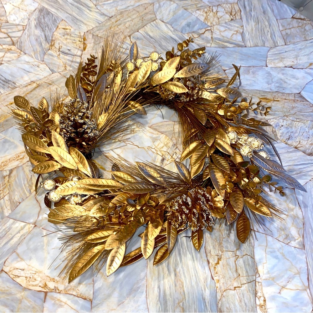 ARHAUS Gold Pinecone Wreath